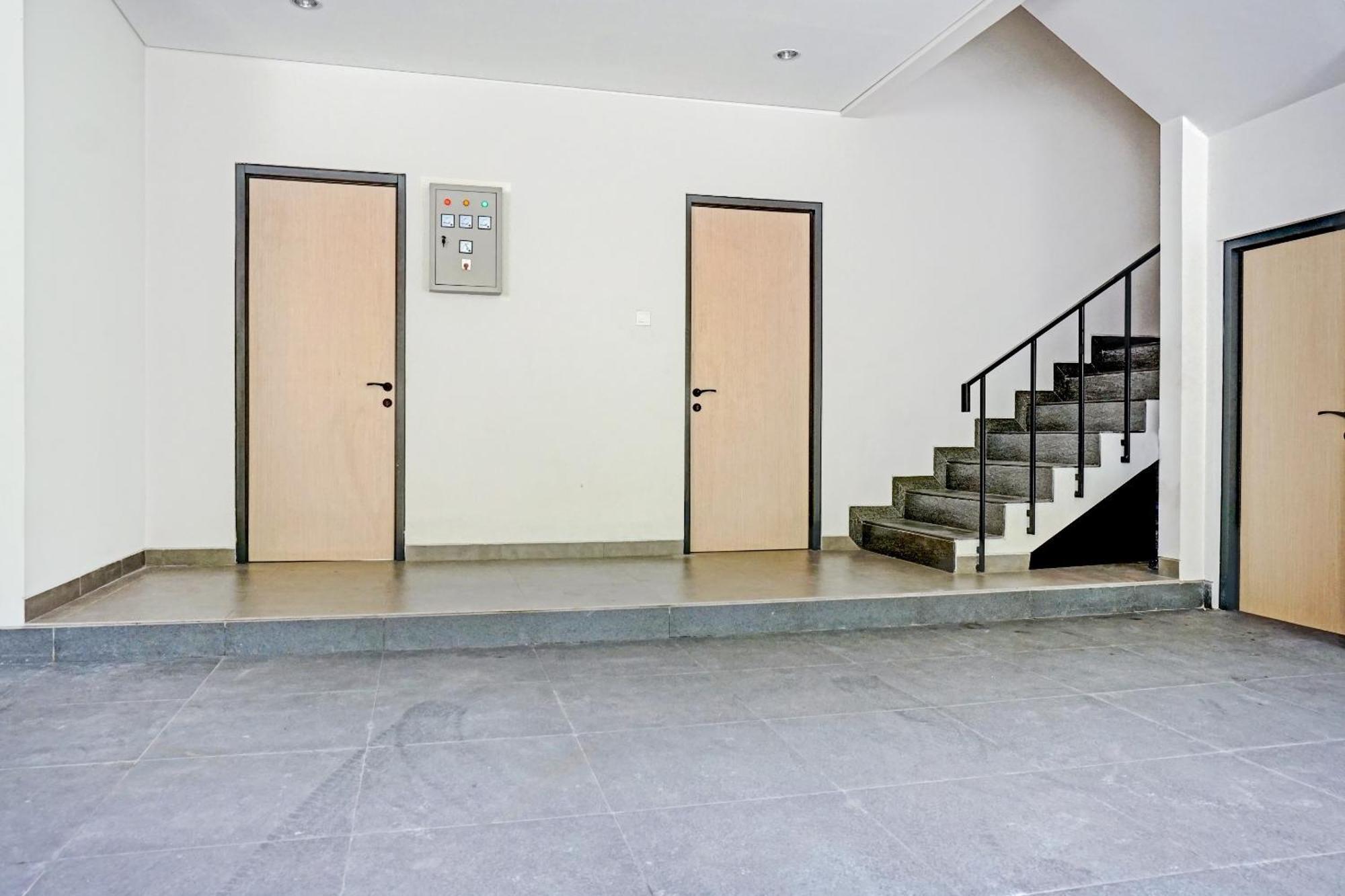 Super Oyo Capital O 90635 Tango Juliet Residence Jakarta Ngoại thất bức ảnh