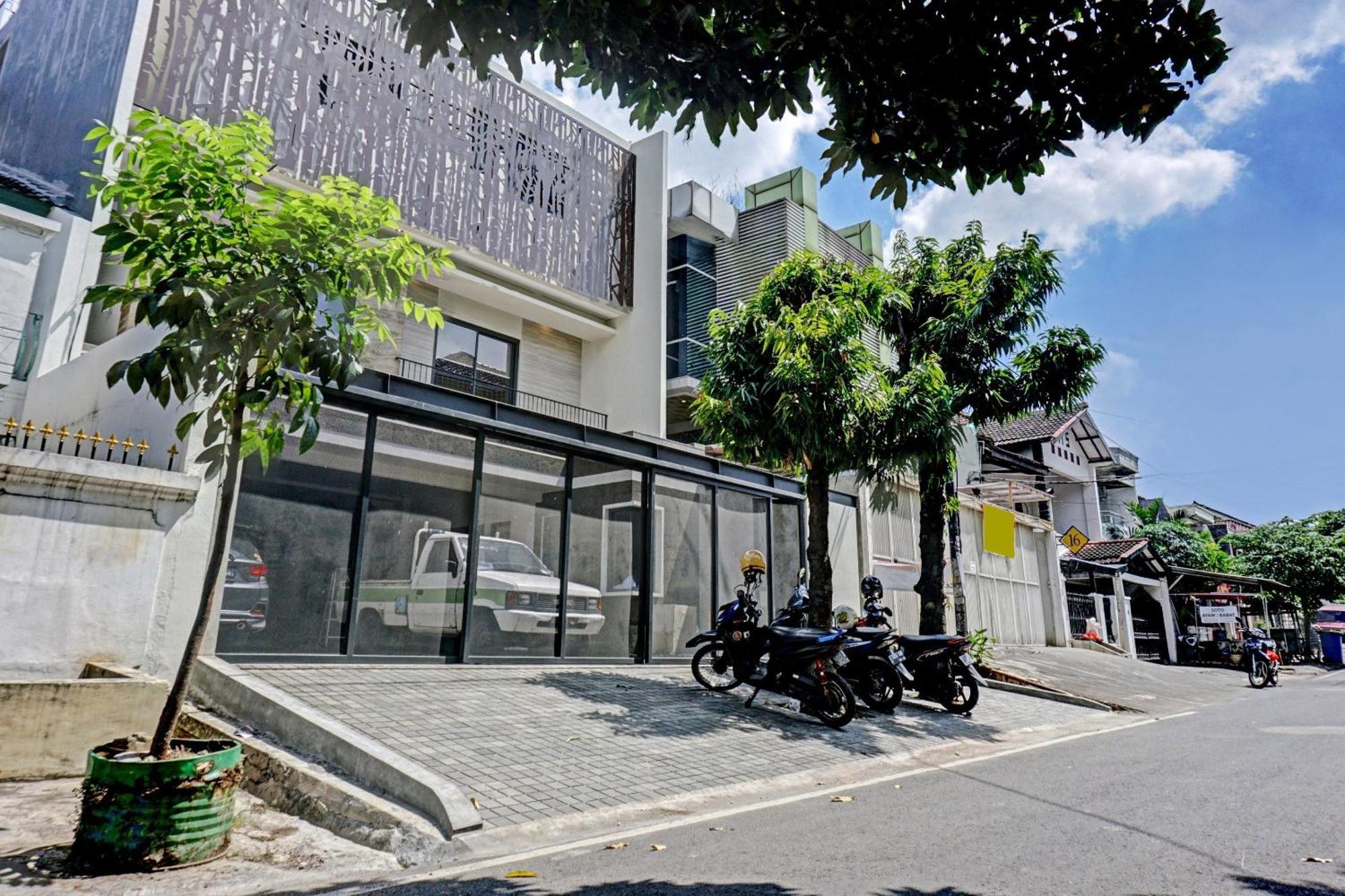Super Oyo Capital O 90635 Tango Juliet Residence Jakarta Ngoại thất bức ảnh